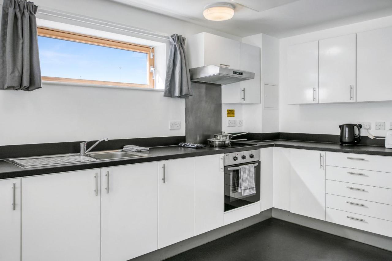 Bright & Central Room In Luton, Sleeps 2 Λούτον Εξωτερικό φωτογραφία