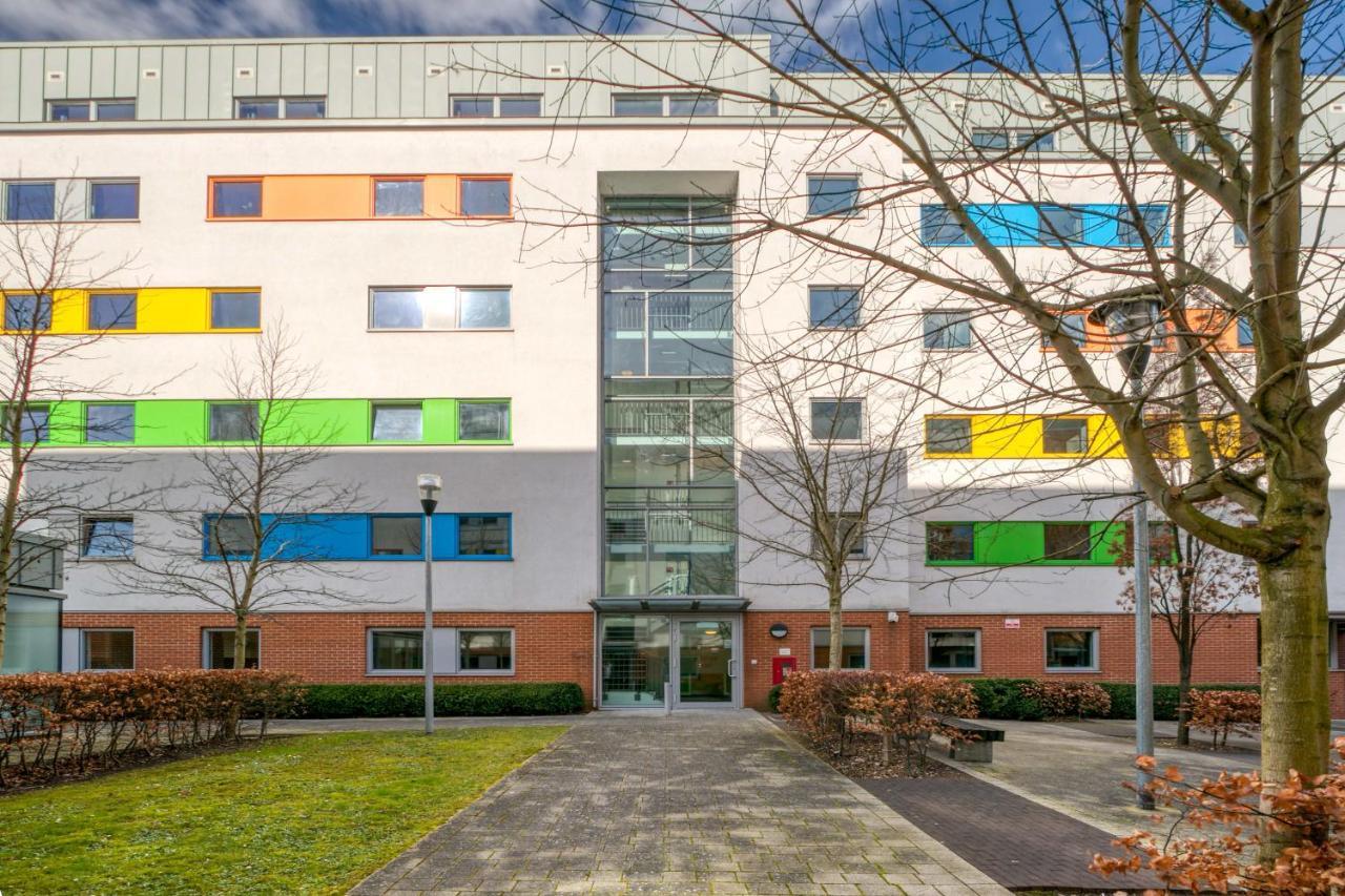 Bright & Central Room In Luton, Sleeps 2 Λούτον Εξωτερικό φωτογραφία