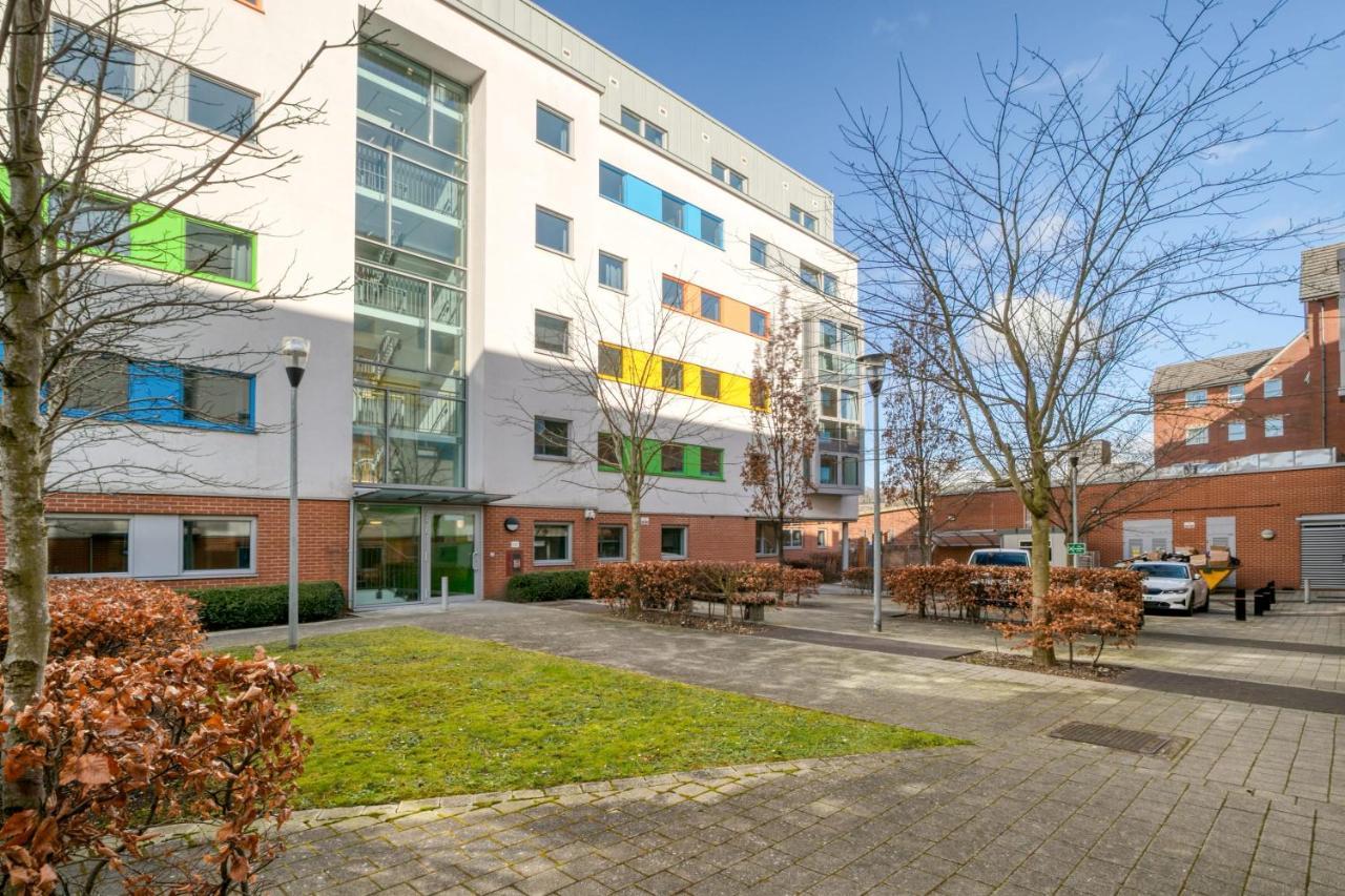 Bright & Central Room In Luton, Sleeps 2 Λούτον Εξωτερικό φωτογραφία