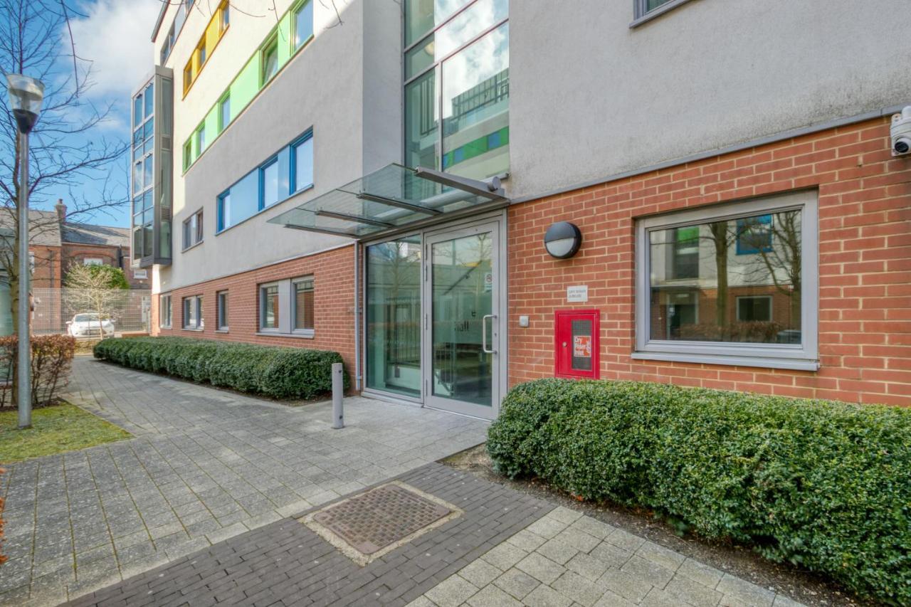 Bright & Central Room In Luton, Sleeps 2 Λούτον Εξωτερικό φωτογραφία